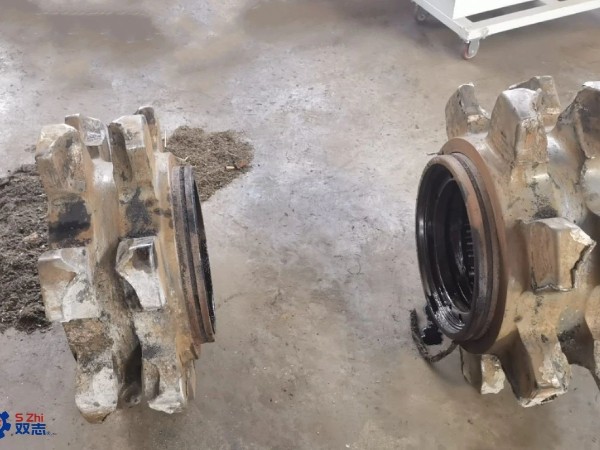 赴山西懷仁測(cè)繪刮板、橫梁、鏈輪體