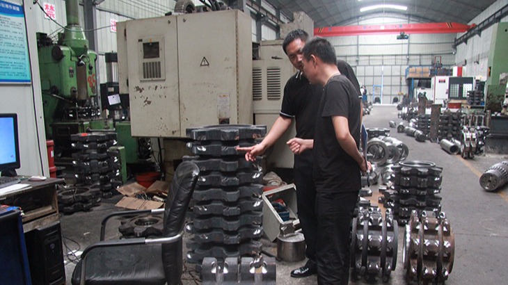 蔣經(jīng)理親自來(lái)雙志機(jī)械后，當(dāng)即下訂單