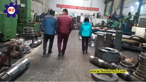 河北客戶來廠考察，破碎軸組“提上日程”