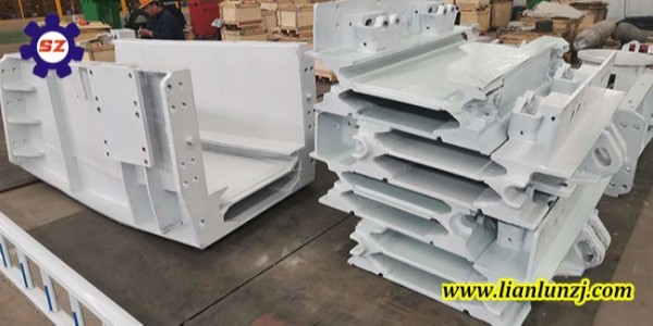 刮板機(jī)<i style='color:red'>中部槽</i>廠家為您分析刮板機(jī)<i style='color:red'>中部槽</i>的材質(zhì)有哪些？