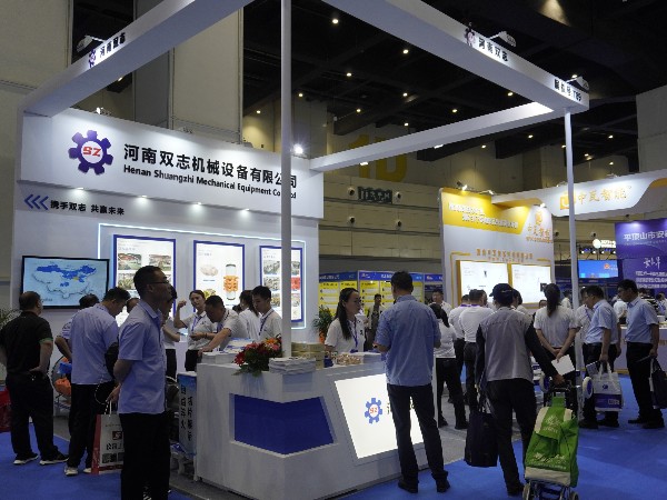 會(huì)展隨行，服務(wù)有我_河南雙志