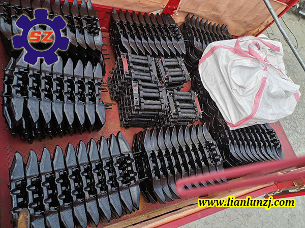 榆林客戶訂購(gòu)<i style='color:red'>65s-06刮板</i>配套螺栓及啞鈴銷(xiāo)專車(chē)發(fā)貨