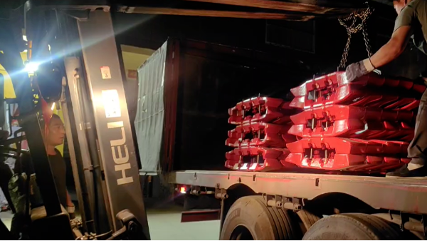 雙志配件“倉(cāng)”滿即發(fā)，護(hù)航生產(chǎn)無(wú)時(shí)差