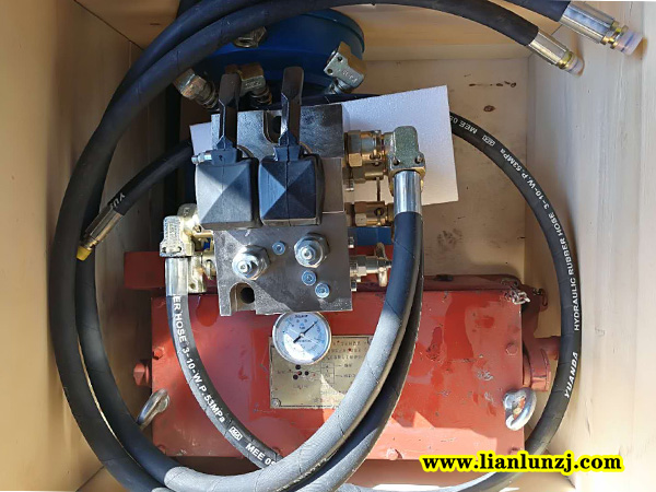 液壓緊鏈器<i style='color:red'>工作原理</i>是什么？_河南雙志